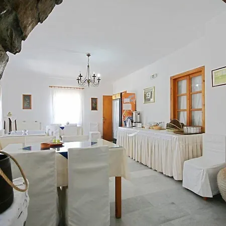 Agnadi 2* Agia Anna (Naxos)