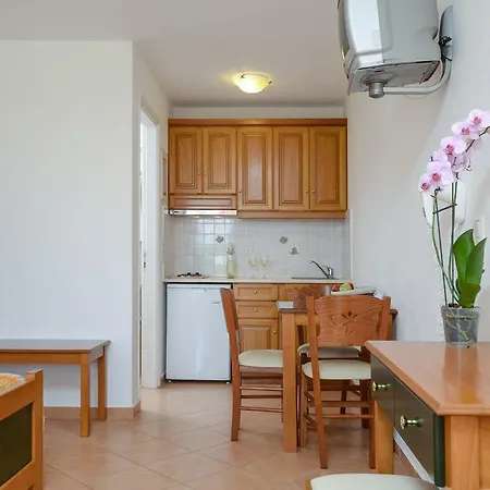 Agnadi Aparthotel 2*