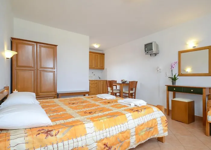 Agnadi 2* Agia Anna (Naxos)